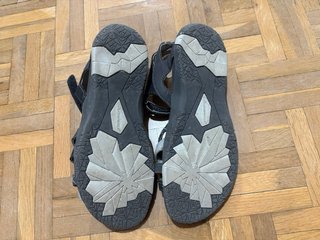 Sandalias Chiruca Malibu negras y grises