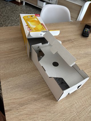 Solo la Caja Nintendo Switch Lite Amarilla