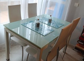 Mesa comedor extensible + 4 sillas