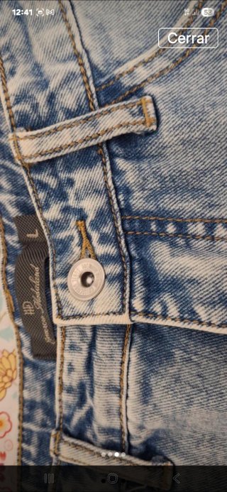 Shorts Vaqueros Desgastados con Flores