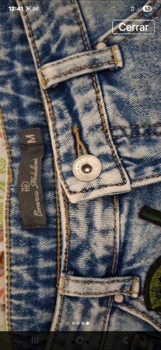 Shorts Vaqueros Desgastados con Flores