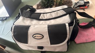 Bolso Shuttle gris y negro