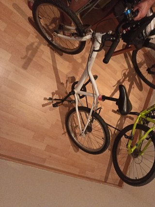Bicicleta infantil blanca