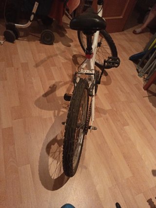 Bicicleta infantil blanca
