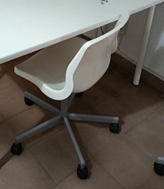 Silla Ikea Blanca de Plástico