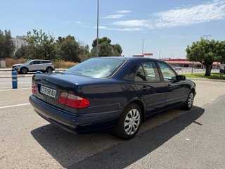 Mercedes-Benz Clase E280 gasolina 2.8 v6 177mi klm