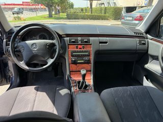 Mercedes-Benz Clase E280 gasolina 2.8 v6 177mi klm