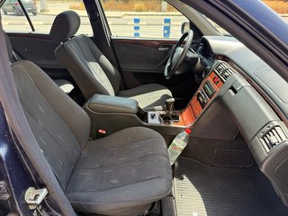 Mercedes-Benz Clase E280 gasolina 2.8 v6 177mi klm