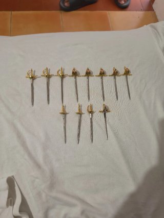 Mini espadas Toledo aperitivo abrecartas