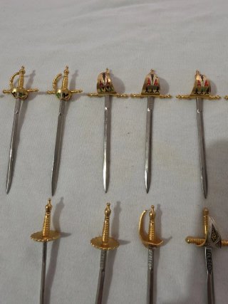 Mini espadas Toledo aperitivo abrecartas
