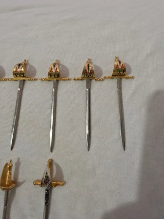Mini espadas Toledo aperitivo abrecartas