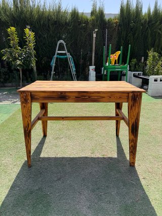 Mesa de madera para eventos desmontable