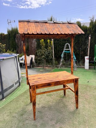 Mesa de madera para eventos desmontable