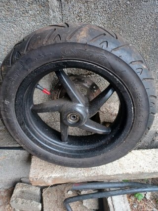 Rueda Delantera yamaha aerox