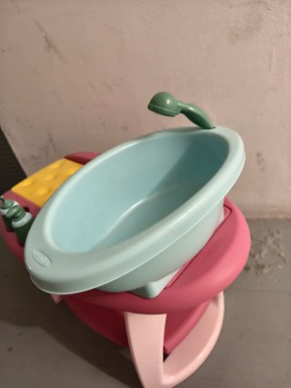 Bañera y cambiador de juguete
