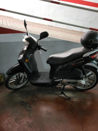 Ciclomotor Scooter Negro