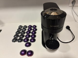 Cafetera Nespresso Vertuo Next Negra