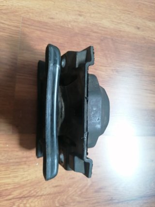 Soporte motor Mercedes W638
