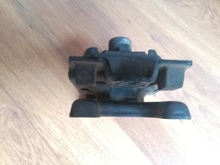 Soporte motor Mercedes W638