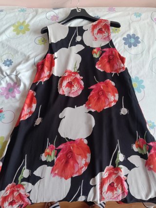 Vestido Sweet Miss floral negro y rojo