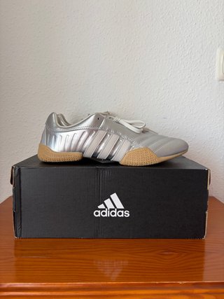 Adidas plateadas talla 42