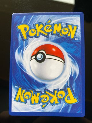 Carta Pokémon Pikachu VMAX 044/185