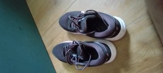 Zapatillas Asics Negras y Rosas