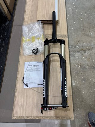 Horquilla SR Suntour Axon Bloqueo Sin Uso