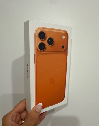 Caja iPhone 17 Pro Max Naranja