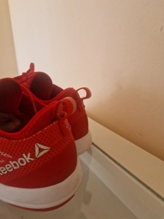 Reebok deportivas rojas talla 40.5
