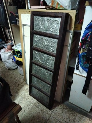 Biombo antiguo de madera maciza.