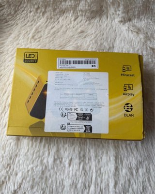 Mini Proyector LED WiFi Amarillo