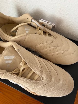 Adidas T42 Beige y Blanco Nuevas Originales