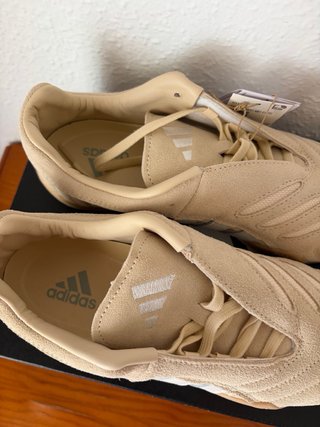 Adidas T42 Beige y Blanco Nuevas Originales