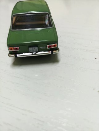 Seat 124 L Verde 1/43+fasciculo