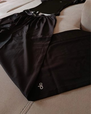 Conjunto deportivo Alo negro