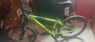 Bicicleta Rockrider, cámara de alante picada