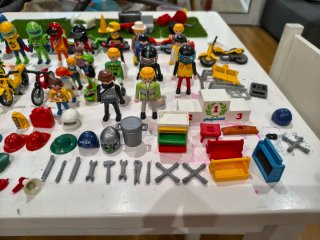 Lote Playmobil: Figuras y Vehículos