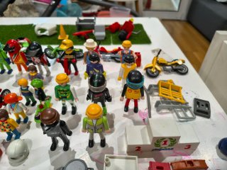 Lote Playmobil: Figuras y Vehículos