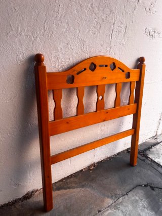 Cabecero de cama de madera