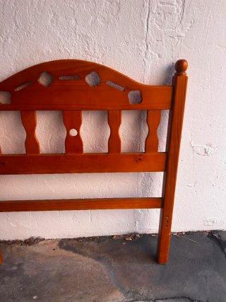 Cabecero de cama de madera