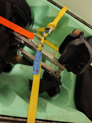 Kayak aletas + motor gasolina y estabilizadores