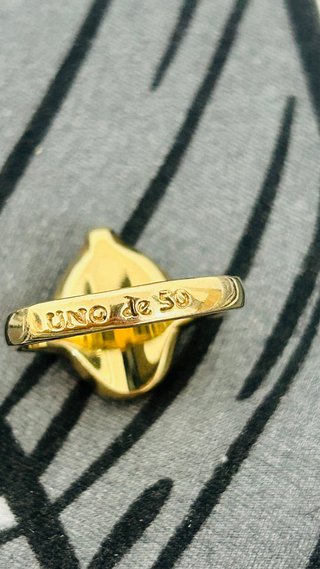 Anillo UNOde50 bañado en oro 18k negro