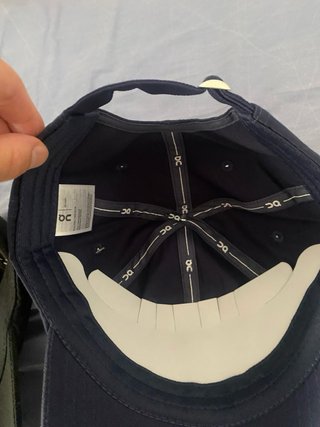 2 Gorras On Running Negras y Azul Marino