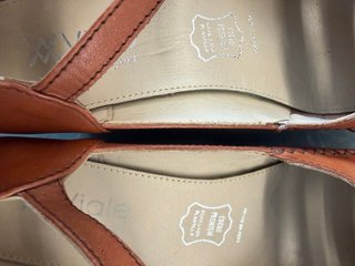 Zapato cuña Victoria cuero mujer talla 38