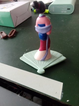 Figura Disney Mulan con abanico