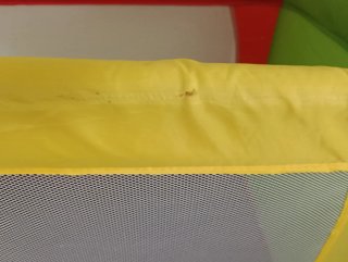 Cuna de viaje plegable Con un par de marcas de uso