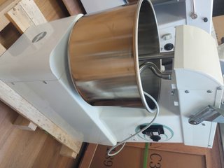 AMASADORA EVO 15 LT PARA 12KG DE MASA TOTAL