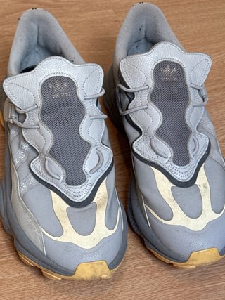 Zapatilla Adidas OZWEEGO Flipshield FX6045 Gris