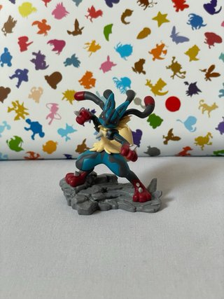 Figura Mega Lucario Kaiyodo Pokemon